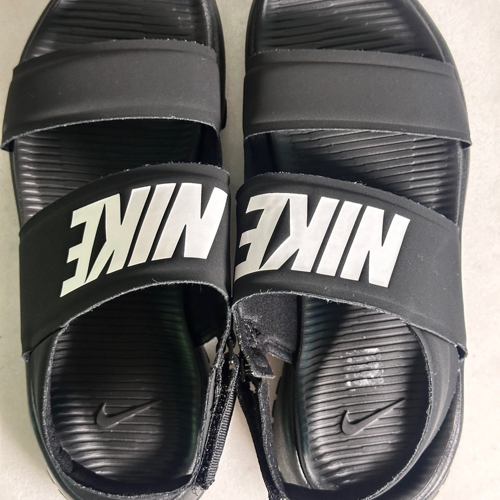 Women’s Nike Black Slide Tanjun Sandals with White Logo size 7 - Picture 6 of 7